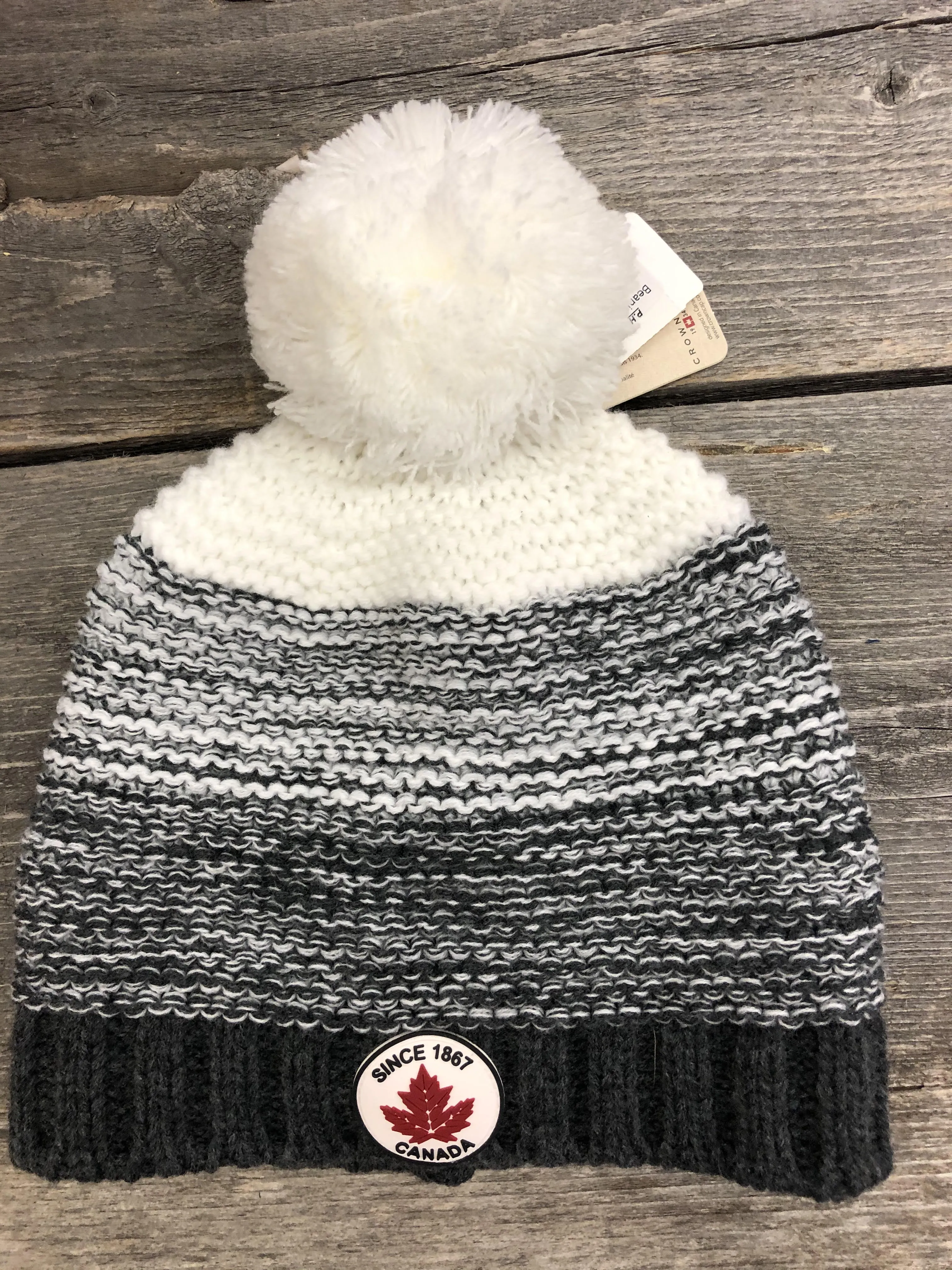 CL180247702 Beanie Knit w/PomPom "Canada"