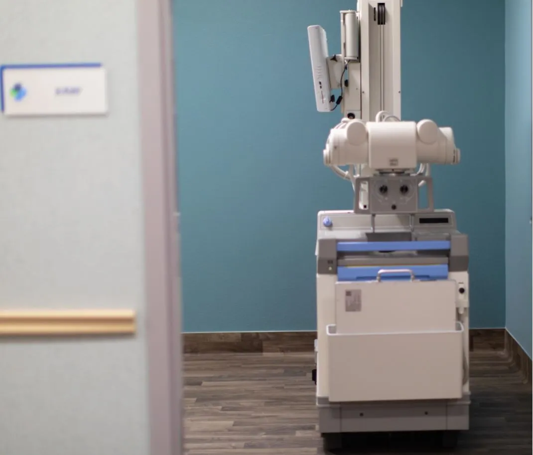 Maven GE AMX-4 Plus Portable X-Ray with Wireless DR panel package
