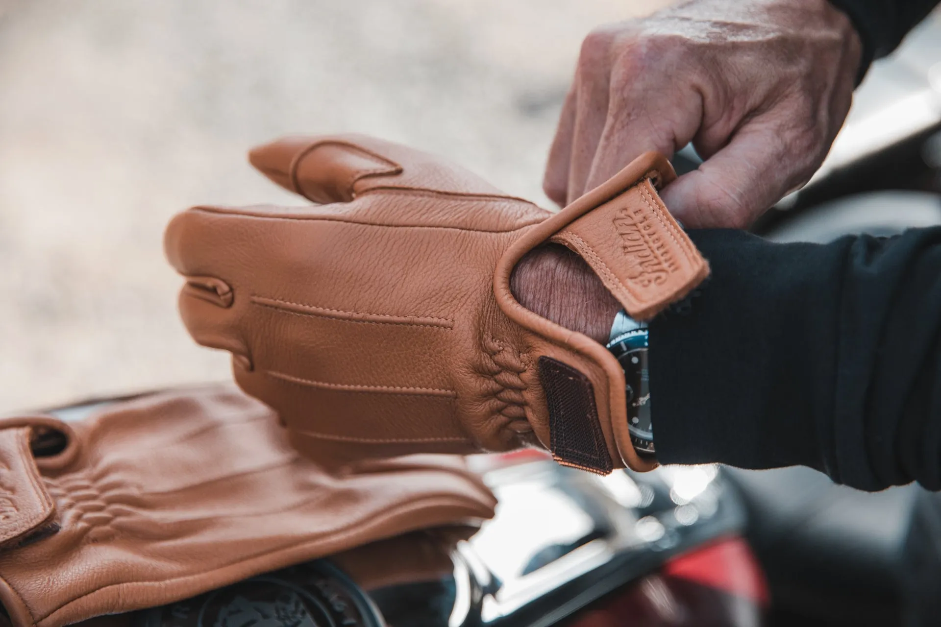 Men's Deerskin Strap Glove, Tan