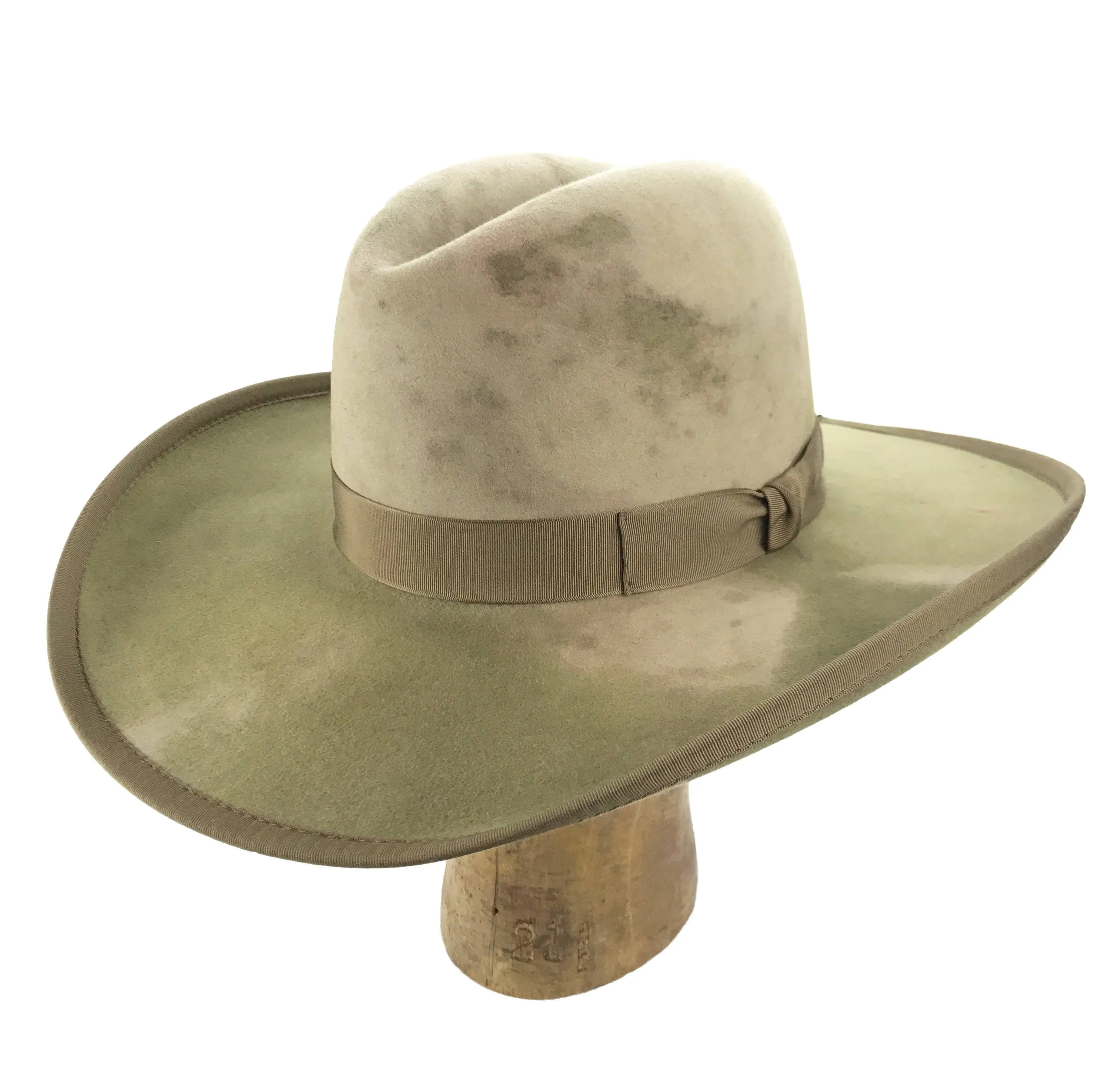 "golden saloon"  7 1/4-