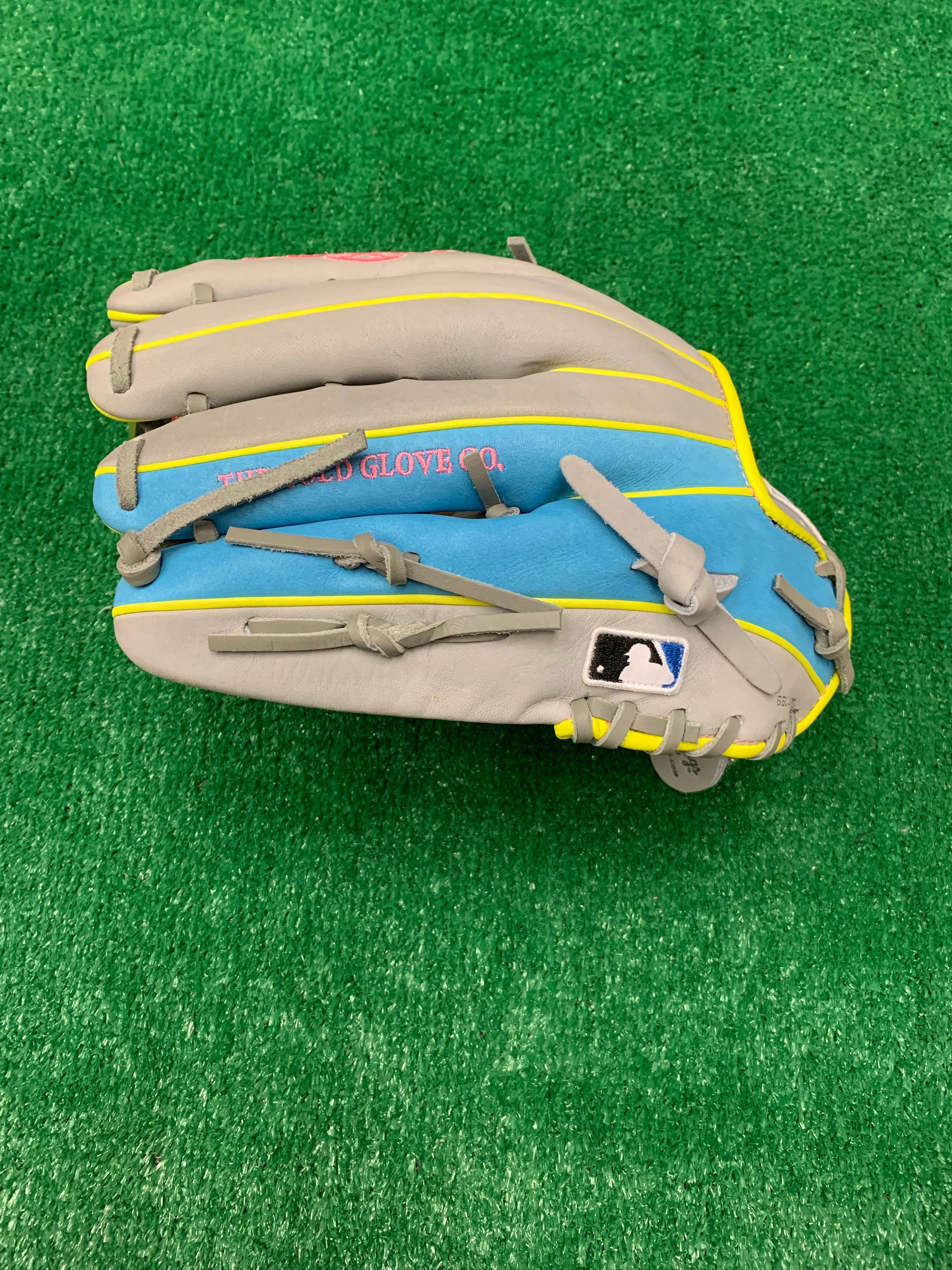 Rawlings Heart of the Hide February 2024 "Gold Glove Club" 12.75" Baseball Glove