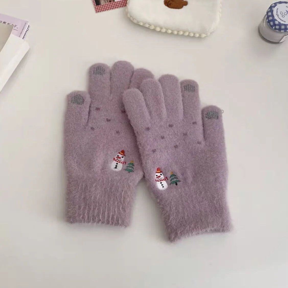 Sweet Korean Ins Gloves for Women. Winter Cute Christmas Snowman Plush Knitted Woolen Gloves for Students. Warm and Trendy in Winter.C241021-2