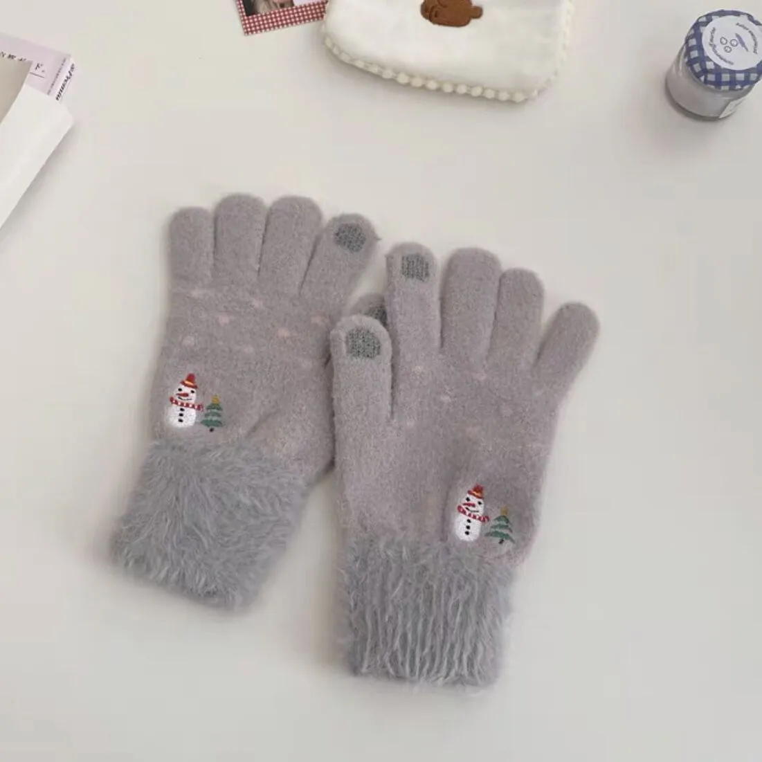Sweet Korean Ins Gloves for Women. Winter Cute Christmas Snowman Plush Knitted Woolen Gloves for Students. Warm and Trendy in Winter.C241021-2