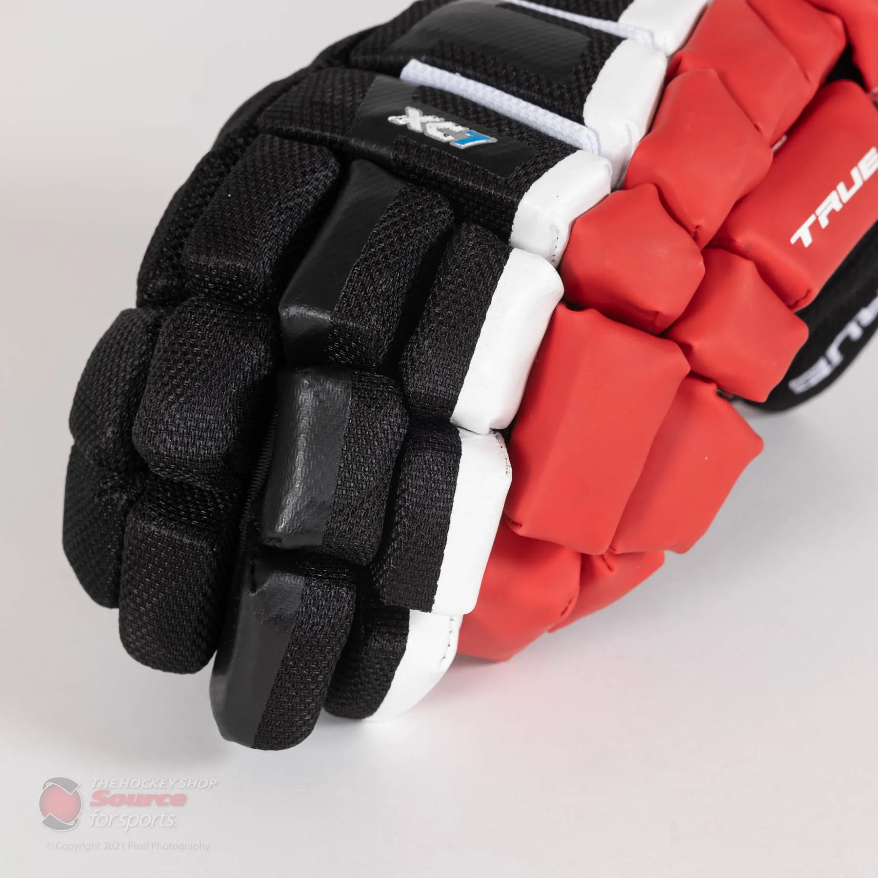 TRUE XC7 Junior Hockey Gloves