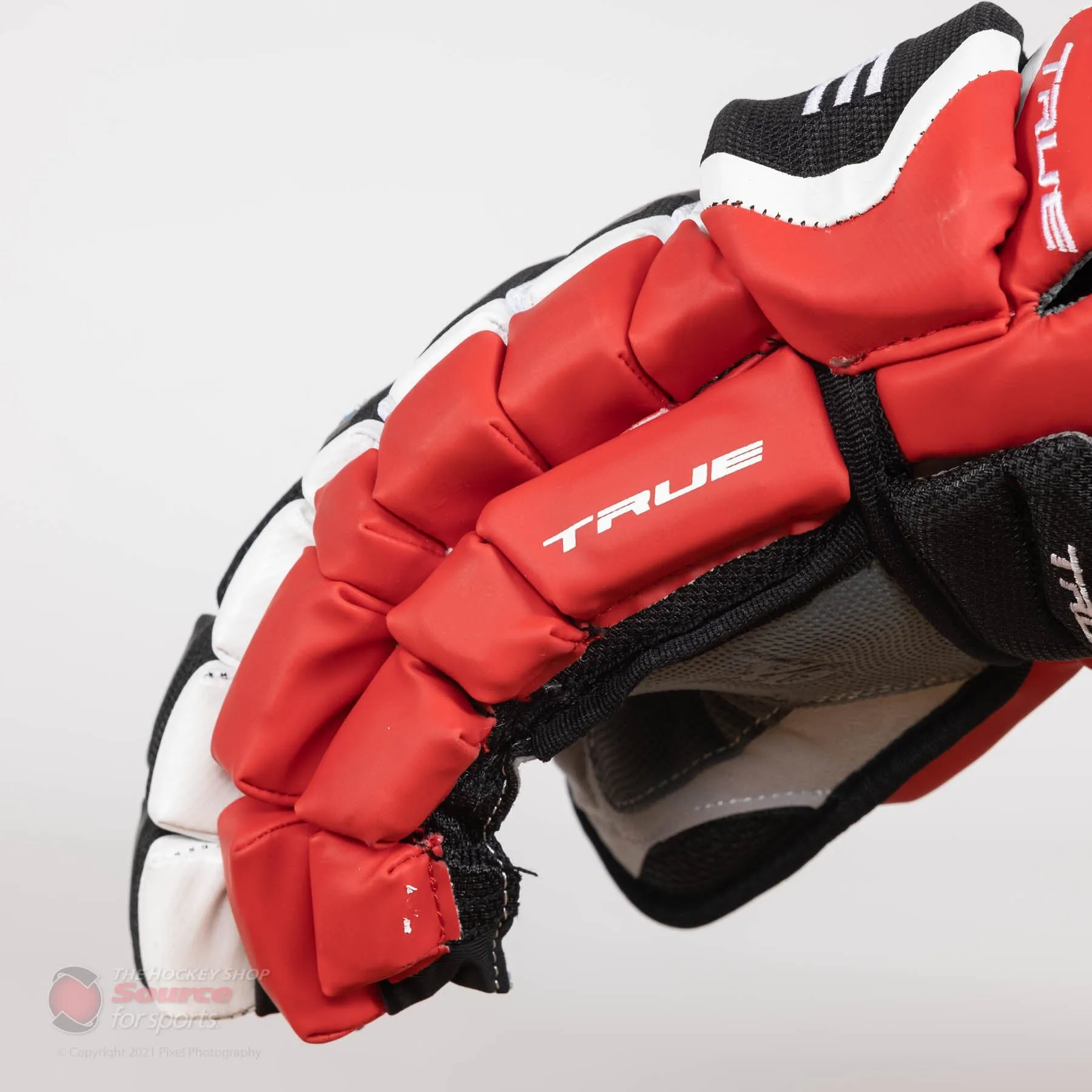 TRUE XC7 Junior Hockey Gloves