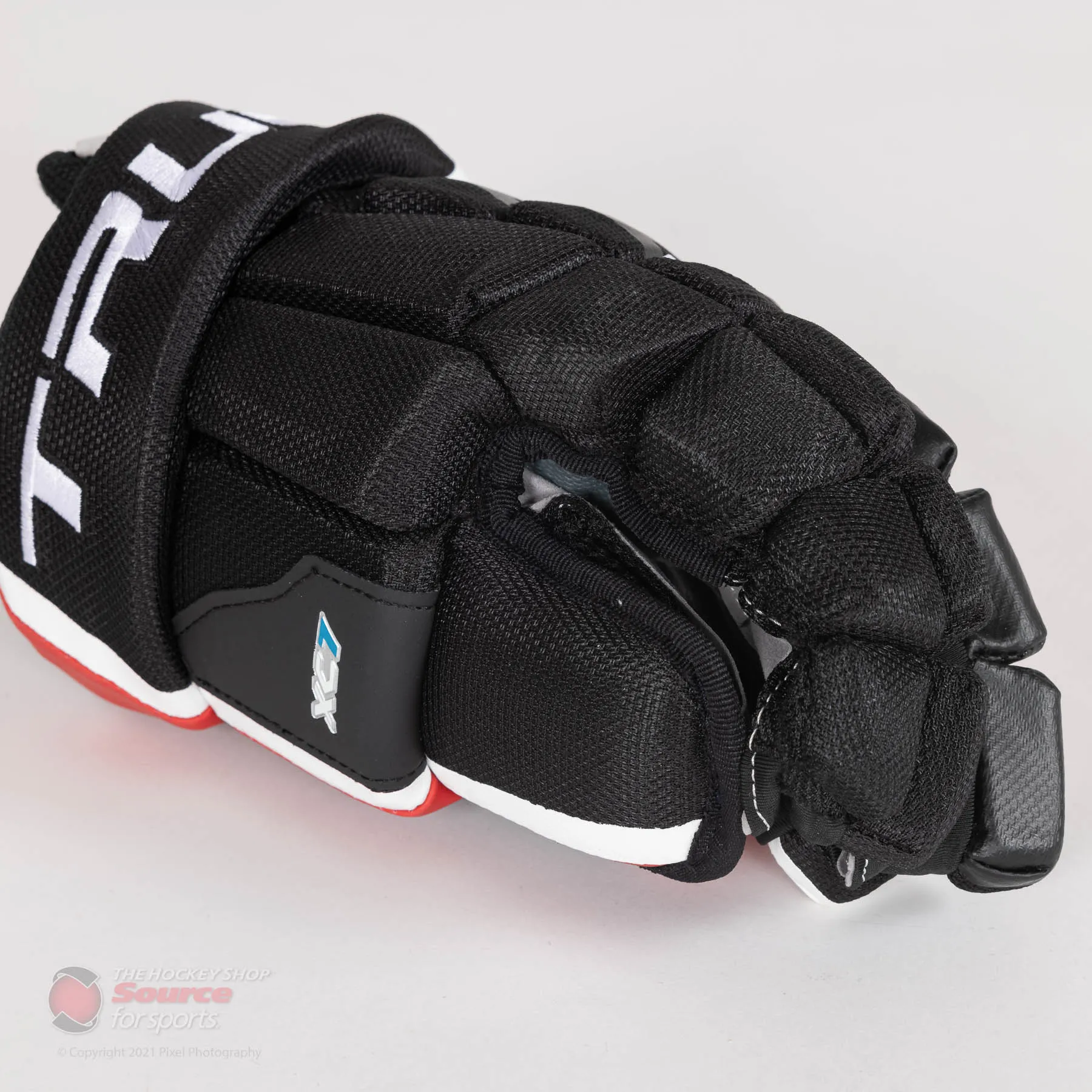 TRUE XC7 Junior Hockey Gloves